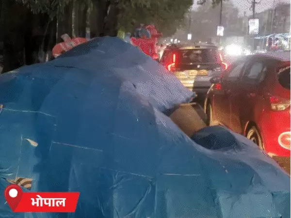 दशहरा पर मध्यप्रदेश के 25 जिलों में आंधी-बारिश का अलर्ट, भोपाल-इंदौर समेत कई संभागों में बिगड़ सकता है मौसम