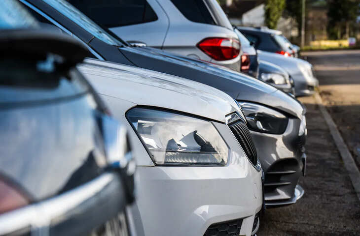 Range Rover सिर्फ ₹18 लाख में और Hyundai Creta ₹6 लाख में! जानिए कहां मिल रही हैं इतनी सस्ती गाड़ियां?