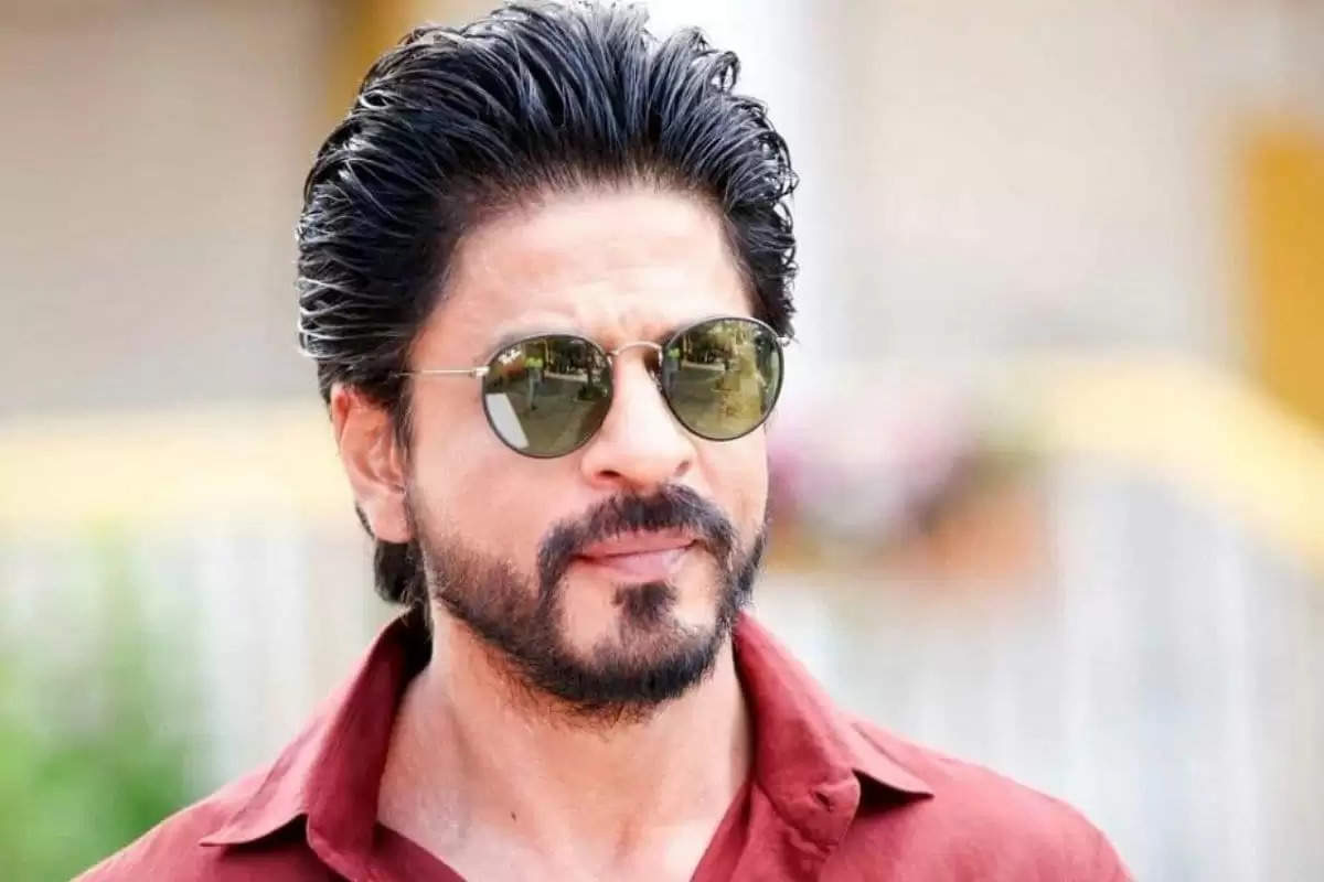 Why are you so hot Fan asks during AskSRK Shah Rukh Khan gives a hilarious reply