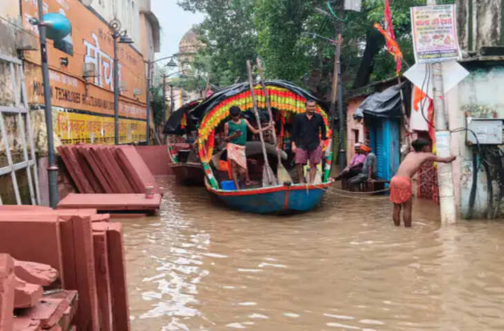 चित्रकूट में मंदाकिनी नदी खतरे के निशान के ऊपर, रामघाट डूबा; 100 से ज्यादा दुकानें पानी में