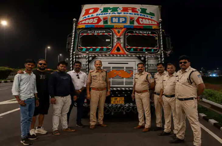 सिवनी में गौ-वंश तस्करी पर पुलिस की बड़ी कार्रवाई, कंटेनर से 23 गौ-वंश मुक्त; 10 लाख का वाहन जब्त