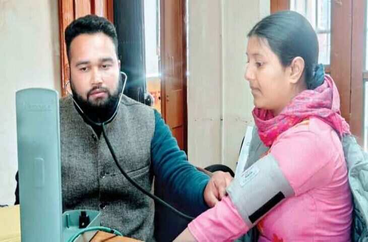 Manali सरसई में 150 लोगों की आंखों की जांच कर चश्मे बांटे