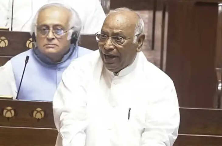 मानसून सत्र के पहले दिन संसद में हंगामा: राज्यसभा में खड़गे ने उठाया NEET पेपर लीक मुद्दा, वीडियो में देंखे लोकसभा में विपक्ष का प्रदर्शन जारी