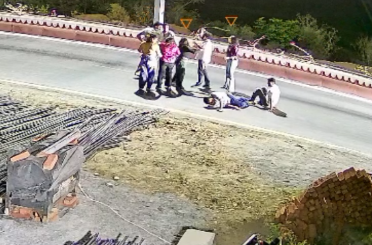 उदयपुर में हाईवे पर सनसनीखेज हमला, वीडियो में जाने बर्थडे पार्टी से लौट रहे तीन युवकों पर बेरहमी से हमला, CCTV में कैद घटना