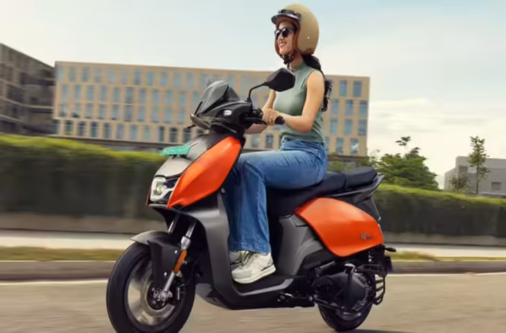 Electric Scooter: पेट्रोल का खर्च बचाना है तो देखें ये 3 स्कूटर, कम कीमत में मिलती है शानदार रेंज और दमदार फीचर्स