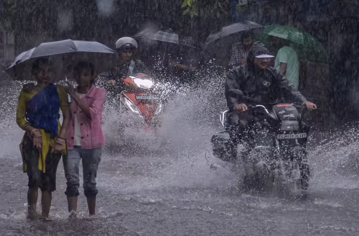 Aaj Ka Mausam: दिल्ली-हरियाणा में आज तेज आंधी, ओलावृष्टि और भारी बारिश का अलर्ट