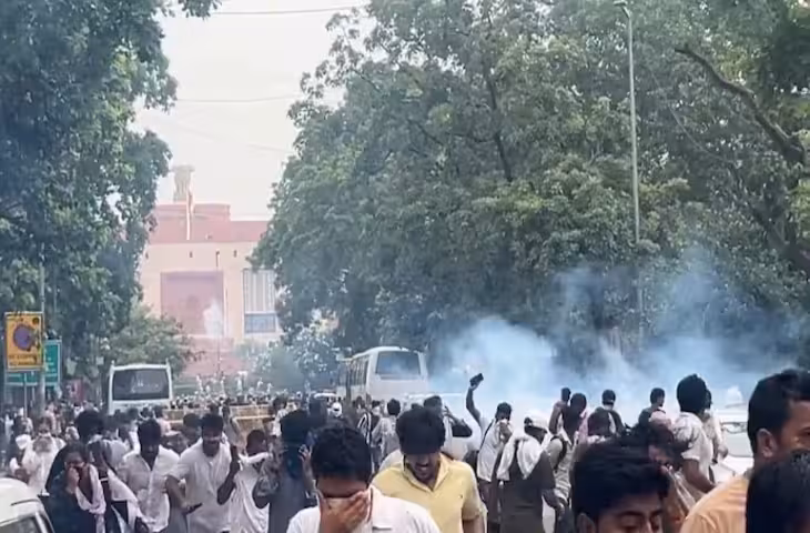 दिल्ली में CJP आंदोलन से गरमाई सियासत! पुलिस और प्रदर्शनकारी आमने-सामने, केजरीवाल से प्रियंका तक ने सरकार को घेरा&nbsp;
