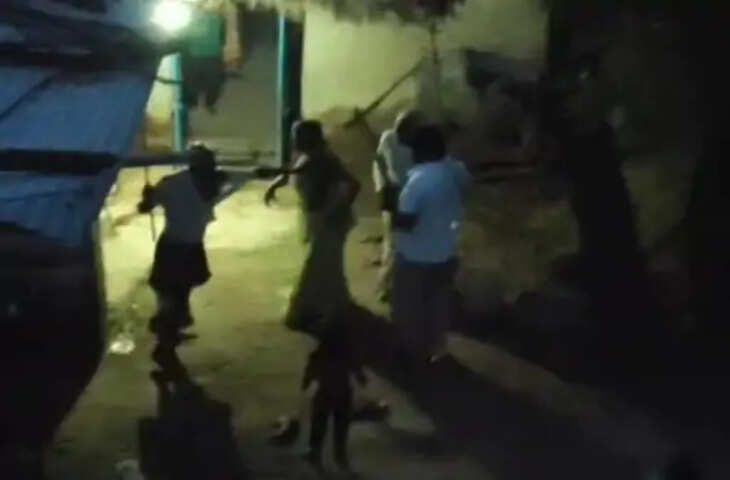 हमीरपुर में चचेरे भाइयों के बीच जमकर मारपीट, लाठी-डंडे चले; महिलाओं ने भी किया हमला, VIDEO वायरल