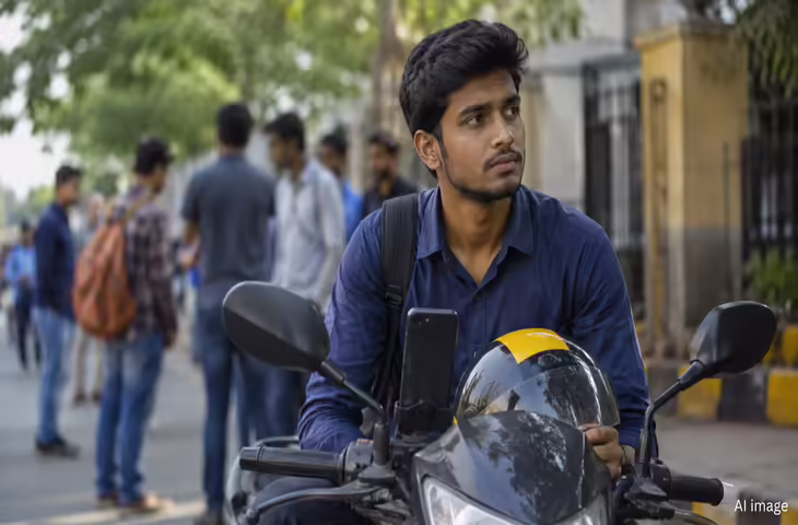 फर्स्ट डिवीजन से पढ़ाई पूरी की, 500 जगह आवेदन किए लेकिन नौकरी नहीं मिली, अब रैपिडो चलाकर गुजारा कर रहा युवक&nbsp;