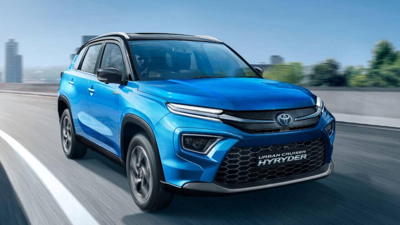 Top 5 Budget Cars: कम कीमत, कम खर्च और जबरदस्त माइलेज! 28 KMPL से ज्यादा देने वाली इन कारों ने जीता ग्राहकों का दिल
