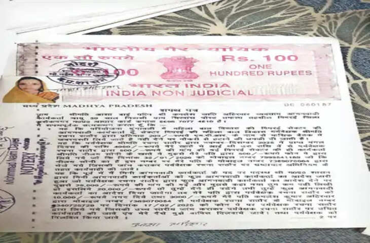 राजस्थान में आंगनबाड़ी कार्यकर्ताओं की भर्ती और पदस्थापन को लेकर एक चौंकाने वाला मामला सामने आया है। कई आंगनबाड़ी कार्यकर्ताओं ने शपथ-पत्र देकर आरोप लगाया है कि उनसे नौकरी दिलाने, पसंदीदा केंद्र पर नियुक्ति कराने और स्थानांतरण करवाने के नाम पर रिश्वत ली गई। आरोपों के अनुसार, कुछ महिलाओं ने पैसे जुटाने के लिए अपना मंगलसूत्र तक गिरवी रख दिया, जबकि कई ने डिजिटल भुगतान प्लेटफॉर्म फोन-पे के जरिए रकम ट्रांसफर की।  मामले ने तूल तब पकड़ा जब पीड़ित महिलाओं के शपथ-पत्र सार्वजनिक हुए। इनमें दावा किया गया है कि नौकरी और पदस्थापन के बदले हजारों से लेकर लाखों रुपए तक की मांग की गई थी। महिलाओं का कहना है कि उन्होंने परिवार की आर्थिक स्थिति खराब होने के बावजूद कर्ज लेकर और जेवर गिरवी रखकर रकम का इंतजाम किया।  शपथ-पत्रों में यह भी उल्लेख किया गया है कि रिश्वत की राशि नकद के साथ-साथ ऑनलाइन माध्यमों से भी ली गई। कई महिलाओं ने फोन-पे और अन्य डिजिटल प्लेटफॉर्म के जरिए भुगतान करने का दावा किया है। इससे मामले में डिजिटल ट्रांजेक्शन के रिकॉर्ड भी महत्वपूर्ण साक्ष्य बन सकते हैं।  पीड़ित आंगनबाड़ी कार्यकर्ताओं का कहना है कि उन्हें भरोसा दिलाया गया था कि पैसे देने के बाद उनकी नियुक्ति या स्थानांतरण की प्रक्रिया आसानी से पूरी हो जाएगी। हालांकि, कई मामलों में कथित वादे पूरे नहीं हुए, जिसके बाद महिलाओं ने सामने आकर शिकायत दर्ज कराने का फैसला किया।  मामले के सामने आने के बाद संबंधित विभाग और प्रशासन पर जांच का दबाव बढ़ गया है। सामाजिक संगठनों और महिला अधिकार समूहों ने भी पूरे प्रकरण की निष्पक्ष जांच की मांग की है। उनका कहना है कि यदि आरोप सही पाए जाते हैं तो यह न केवल भ्रष्टाचार का गंभीर मामला है, बल्कि आर्थिक रूप से कमजोर महिलाओं के शोषण का भी उदाहरण है।  राजनीतिक गलियारों में भी इस मुद्दे को लेकर चर्चा तेज हो गई है। विपक्ष ने सरकार से मामले की उच्चस्तरीय जांच कराने और दोषियों के खिलाफ कड़ी कार्रवाई करने की मांग की है। वहीं, प्रशासनिक अधिकारियों का कहना है कि शिकायतों और शपथ-पत्रों की जांच के बाद ही पूरे मामले की सच्चाई सामने आएगी।  विशेषज्ञों का मानना है कि यदि डिजिटल भुगतान के दावों की पुष्टि हो जाती है, तो जांच एजेंसियों के लिए लेनदेन की कड़ियां जोड़ना अपेक्षाकृत आसान हो सकता है। ऐसे में फोन-पे और बैंक खातों से जुड़े रिकॉर्ड महत्वपूर्ण भूमिका निभा सकते हैं।  फिलहाल, शपथ-पत्रों में लगाए गए आरोपों ने राज्य में आंगनबाड़ी व्यवस्था और भर्ती प्रक्रियाओं की पारदर्शिता पर सवाल खड़े कर दिए हैं। अब सभी की नजर इस बात पर है कि जांच में क्या तथ्य सामने आते हैं और जिम्मेदार लोगों के खिलाफ क्या कार्रवाई की जाती है।