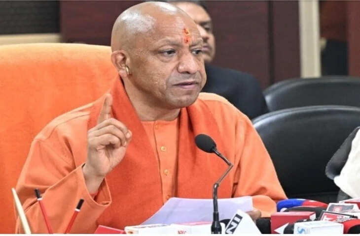 त्योहारों पर फील्ड में रहें अधिकारी, महिला सुरक्षा में लापरवाही बर्दाश्त नहीं: सीएम योगी; देवी मंदिरों में 24 घंटे CCTV निगरानी के निर्देश