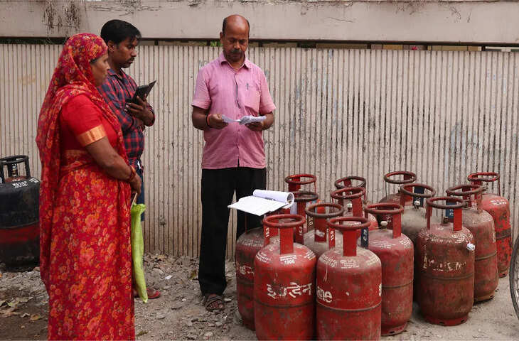 एलपीजी बुकिंग को लेकर भ्रम दूर, उज्ज्वला योजना पर सरकार ने दी स्पष्टता