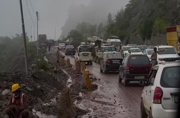 हिमाचल में मौसम का कहर, वीडियो में देंखे शिमला समेत कई जिलों में ऑरेंज अलर्ट; 10 जून तक जारी रहेगी बारिश