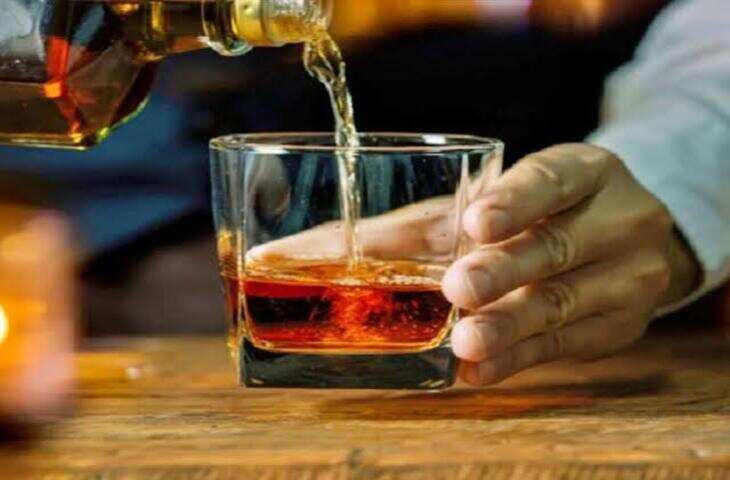 शराबबंदी से नहीं रुकती जहरीली शराब से मौतें, वीडियो में जाने सुप्रीम कोर्ट की अहम टिप्पणी