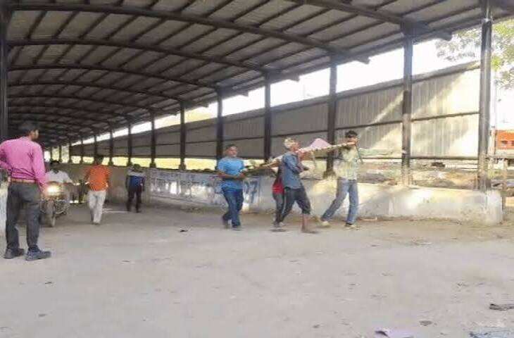 आगरा में अंडरपास में गिरने से युवक की मौत, शराब पीने के बाद हादसे की आशंका; सिर में गंभीर चोट से गई जान