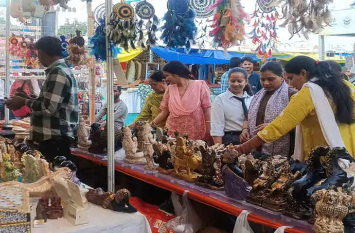 ब्रजरज उत्सव के बाजार में सजे देशभर के खास उत्पाद, हिमाचली शॉल से लेकर राजस्थान के 56 तरह के अचार तक की धूम