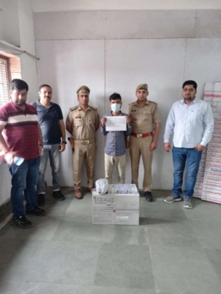 Greater Noida: कलर प्रिंटर से नकली नोट छापने वाले गिरोह का भंडाफोड़, एक गिरफ्तार, एक फरार, 38 हजार के नकली नोट बरामद