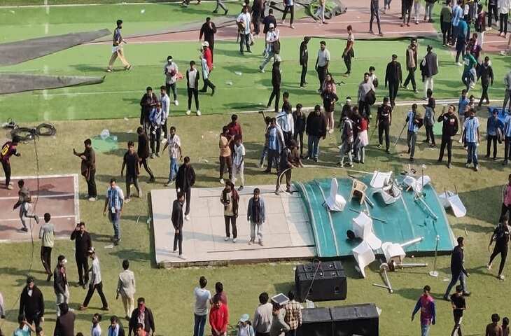 Lionel Messi कार्यक्रम में हड़कंप गुस्साए फैंस ने स्टेडियम में मचा दी तोड़फोड़, देखे Viral Clip 