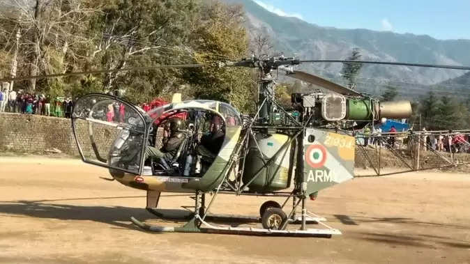 Mandi तकनीकी खराबी की आशंका में जोगिंद्रनगर में सेना के हेलिकॉप्टर की आपात लैंडिंग