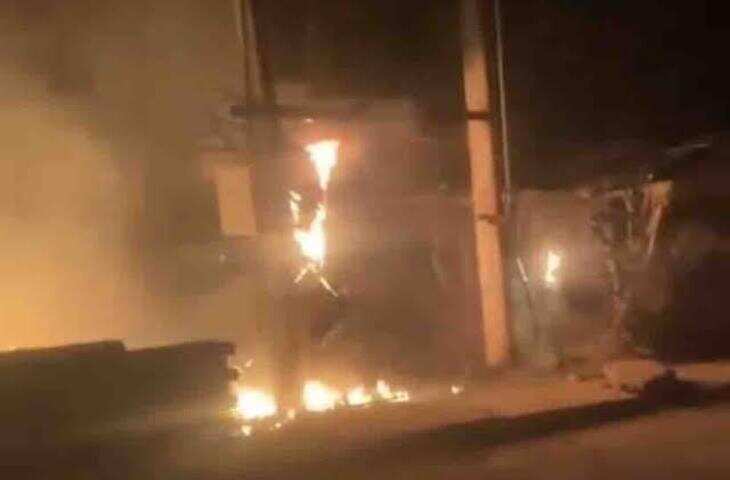 लखनऊ के बीकेटी में ट्रांसफार्मर में भीषण आग, झोपड़ी जलकर खाक, मचा हड़कंप