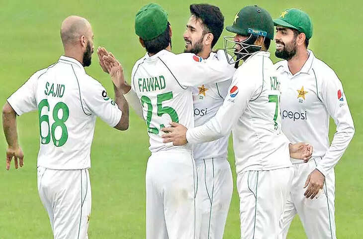 Sajid Khan ban vs pak 6-11