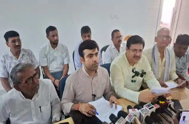 मुजफ्फरपुर के सरकारी स्कूलों में 66 RO पर उठे सवाल, NDA प्रत्याशी अभिषेक झा ने मांगा जवाब