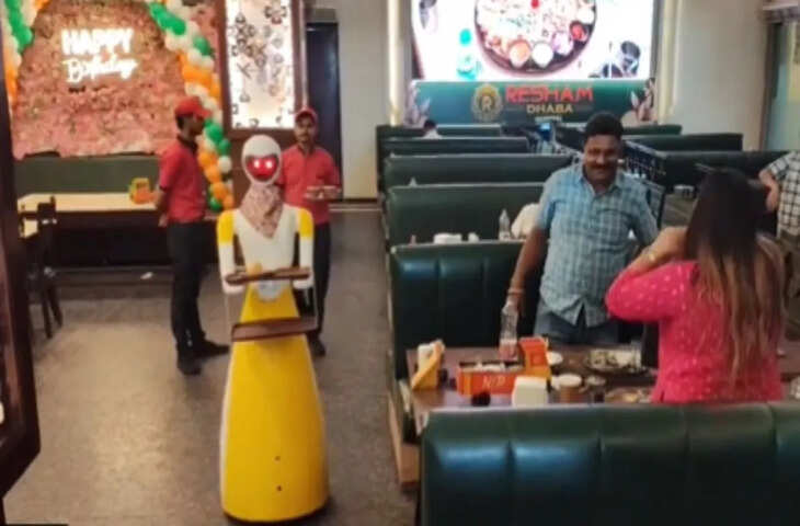मुरथल के ढाबे में रोबोट वेटर पहुंचा रहा खाना, सर्विस पर नहीं देना पड़ता कोई एक्स्ट्रा चार्ज; Video Viral