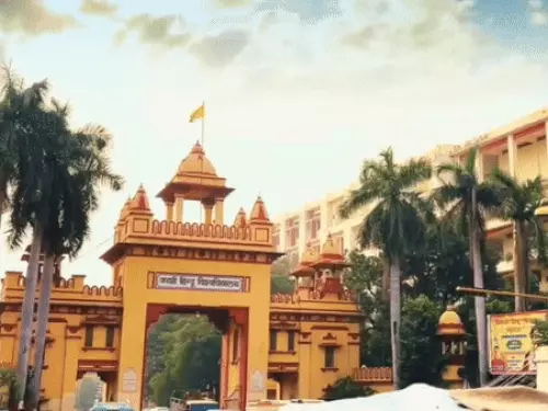 BHU में MA छात्र रौनक मिश्रा निलंबित, अनुशासनहीनता के मामले में कई प्रतिबंध लागू