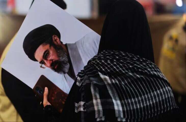 ईरान में हलचल&nbsp;Mojtaba Khamenei के गंभीर घायल होने की खबर, नकली पैर लगने की चर्चा; क्या अब सेना संभाल रही कमान?