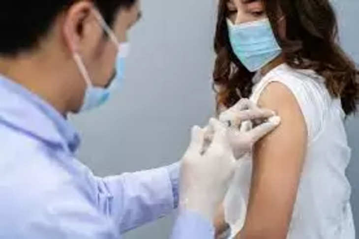 Kanpur  बुखार-फ्लू की दवाओं की बिक्री बढ़ी, फ्लू वैक्सीन की मांग बढ़ी 