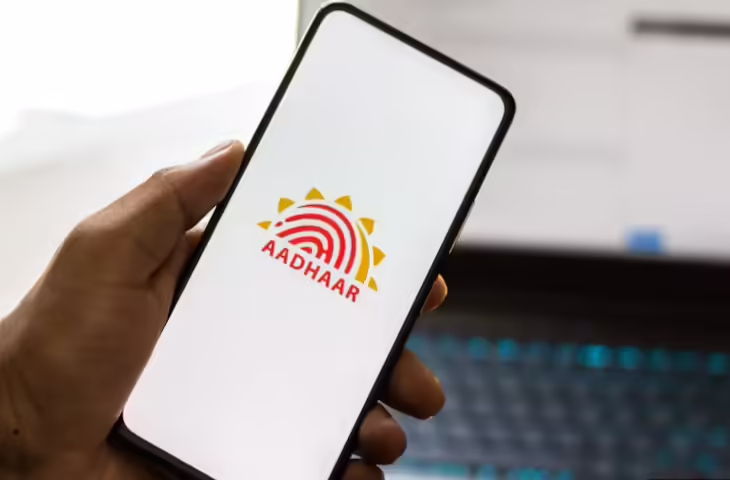 Aadhaar सुरक्षा अलर्ट: स्कैमर्स खाली कर सकते है आपका अकाउंट, तुरंत बदल ये सेटिंग्स&nbsp;