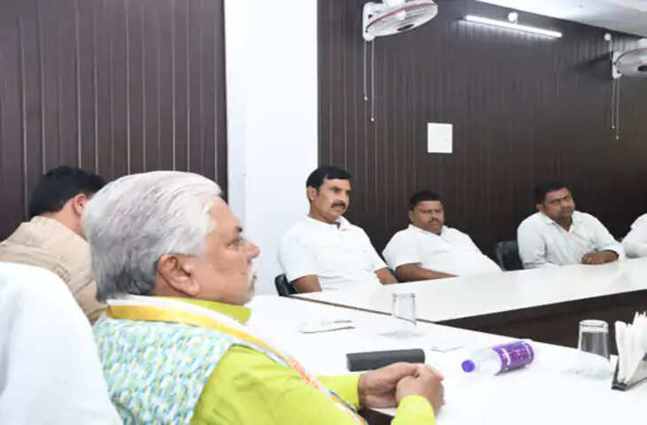 गया में विधानसभा अध्यक्ष प्रेम कुमार ने की समीक्षा बैठक, विकास और जनकल्याणकारी योजनाओं की प्रगति का लिया जायजा