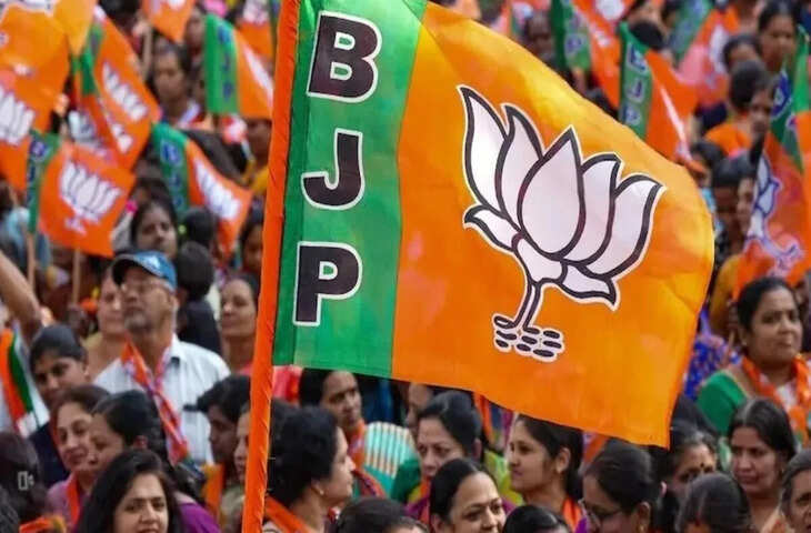 यूपी चुनाव 2027: 12 क्षेत्रीय दलों की एंट्री से बढ़ेगी सियासी चुनौती, वीडियो में जाने नए समीकरणों पर सभी दलों की नजर