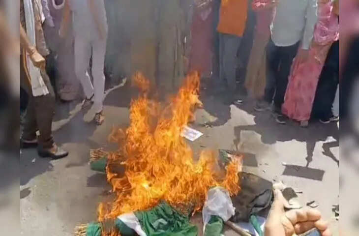 पहलगाम आतंकी हमले के खिलाफ जबरदस्त विरोध, नागौर में पाकिस्तान के झंडे और पुतले का दहन