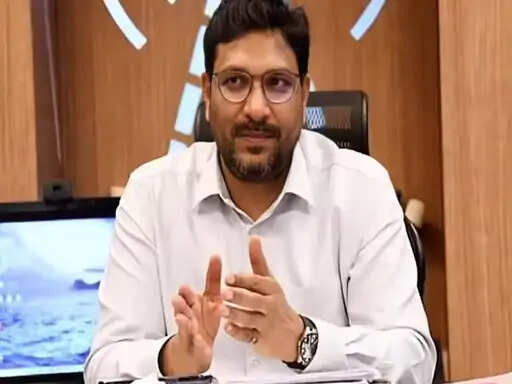 सरकारी टेंडर में कथित भ्रष्टाचार मामला: संजीव हंस और तारिणी ने दाखिल की जमानत याचिका, रिशु को रिमांड पर लेगी एसवीयू