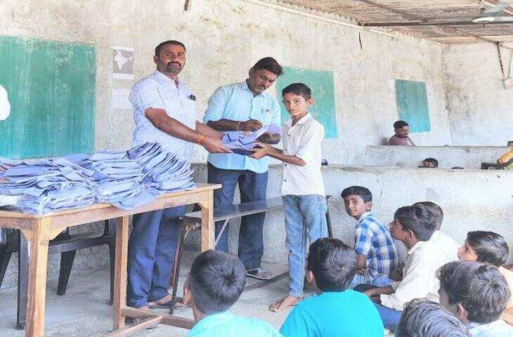 रावलियावास स्कूल में 17 बच्चों को मिली यूनिफॉर्म, भामाशाह के सहयोग से छात्रों में बढ़ा उत्साह; शिक्षा को मिलेगा बढ़ावा