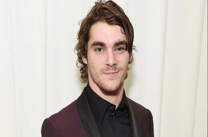 Breaking Bad के एक्टर RJ Mitte का 34 साल की उम्र में निधन, ब्रायन क्रैंस्टन ने जताया दुख