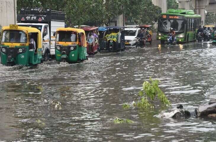 पंजाब, हरियाणा में बारिश, आंधी-तूफान, दिल्ली में उड़ानें प्रभावित