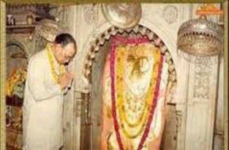 मेहंदीपुर बालाजी में सड़क हादसा: श्रद्धालुओं की कार को स्लीपर कोच बस ने मारी टक्कर, अफरा-तफरी का माहौल