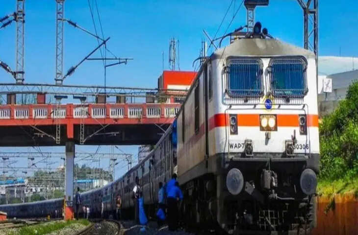 Train Cancelled News: यात्रियों को झटका, रेलवे ने इस रूट की कई ट्रेनों को किया रद्द, जानिए कौन-कौन सी ट्रेनें प्रभावित​​​​​​​