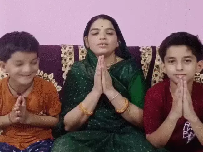मध्य प्रदेश के शिक्षकों की अनोखी पहल, दिवंगत साथियों के परिवारों को बिना सरकारी मदद के दी 4.33 करोड़ रुपये की सहायता
