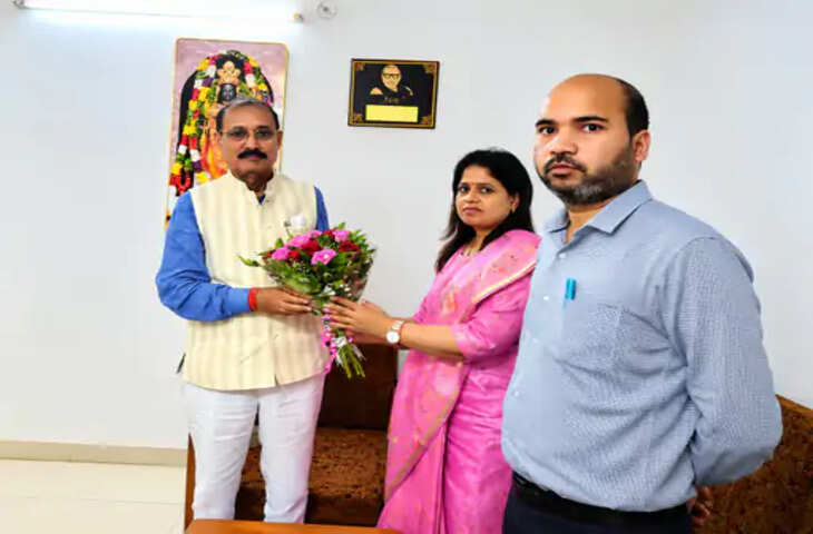 लखनऊ: विधायक योगेश शुक्ला ने बिजली विभाग के अधिकारियों के साथ की बैठक, क्षेत्रीय कार्ययोजनाओं पर हुआ मंथन