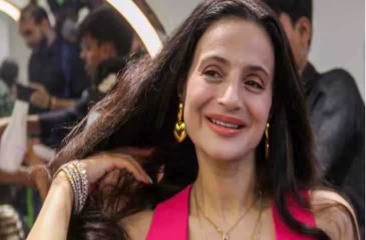 अमीषा पटेल का बॉलीवुड के PR कल्चर पर निशाना, वीडियो में जाने बोलीं- सिर्फ फिल्मों में दिखने से कोई स्टार नहीं बन जाता