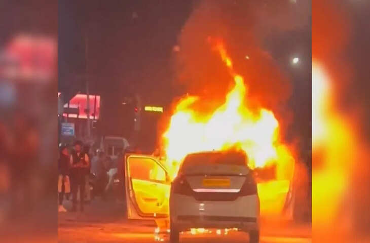 जब चलती कार बन गई आग का गोला, भयानक Video आया सामने, आप भी देखें