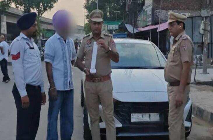 Birthday Celebration: हाईवे पर बर्थडे मना रहे थे बच्चे, ट्रैफिक पुलिस ने पहुंचकर समझाया