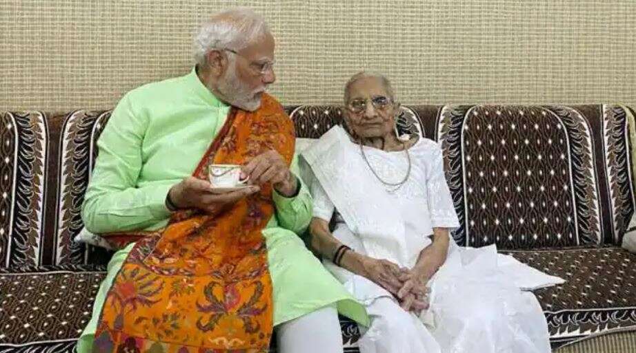 "PM Modi Heeraben111111111111111" "PM Modi Heeraben111111111" "PM Modi Heeraben-1-11111111" "PM Modi Heeraben-1-111" 