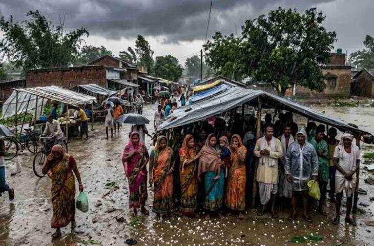 मुजफ्फरनगर में बारिश के बीच कच्चा मकान ढहा, एक ही परिवार के 5 लोगों की मौत; मलबे में दबे पिता और चार बच्चे