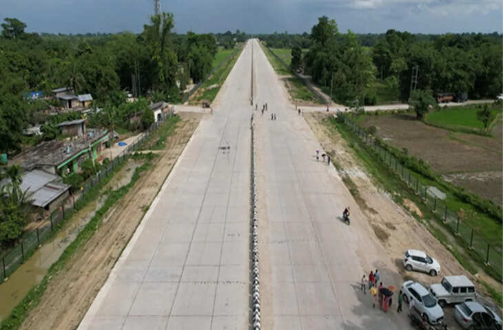 Viral Video: &lsquo;America Level Roads&rsquo; का दावा कर वायरल हुआ वीडियो, सड़क की हालत पर यूजर्स ने उठाए सवाल
