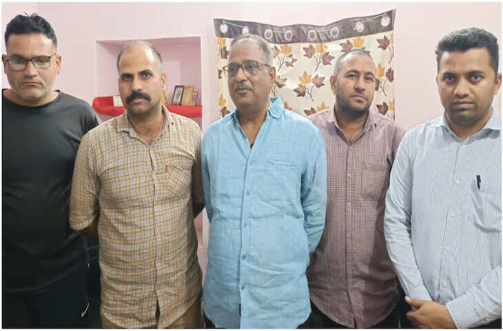 रेप केस में फंसा भाई, फिर थानेदार पर रिश्वत का आरोप; सवा दो लाख की डिमांड ने खोली पोल